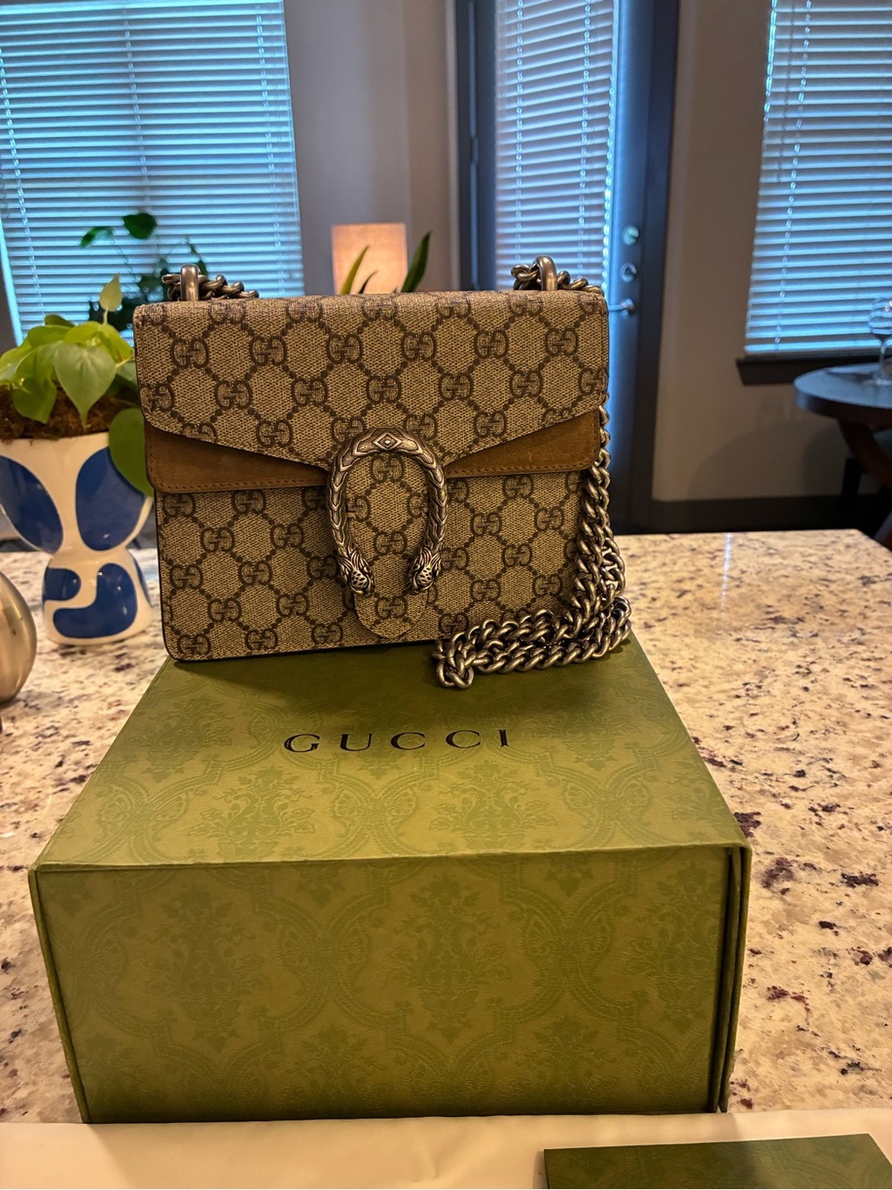 Gucci GG Supreme Canvas Shoulder Bag in tan and silver - Picture 2 of 16